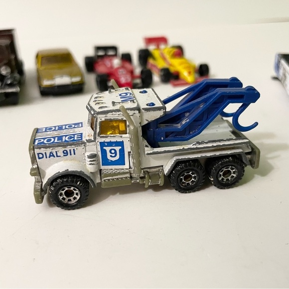 Lot of 7 Matchbox Cars Police Tow Truck 57 Chevy Ford Cobb F1 Racer - Picture 6 of 16